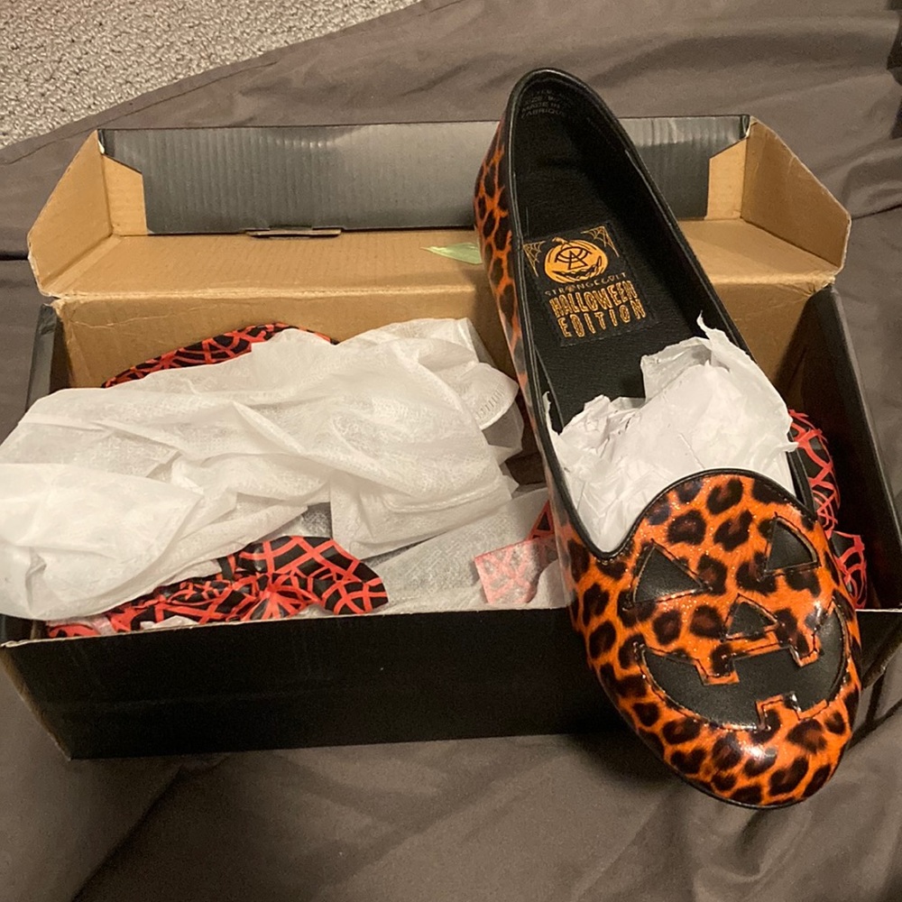 Strangecvlt jack o Lantern leopard flats size 9